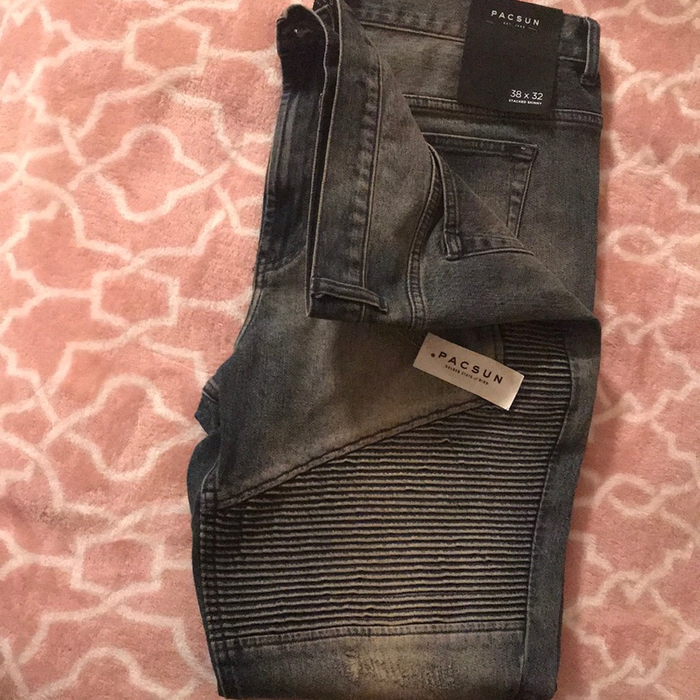 Distress Jeans NWT